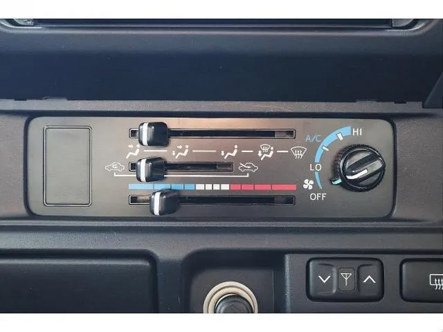 Toyota Land Cruiser 70 2015 photo 5
