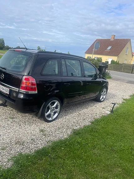 Opel Zafira 2006 photo 2