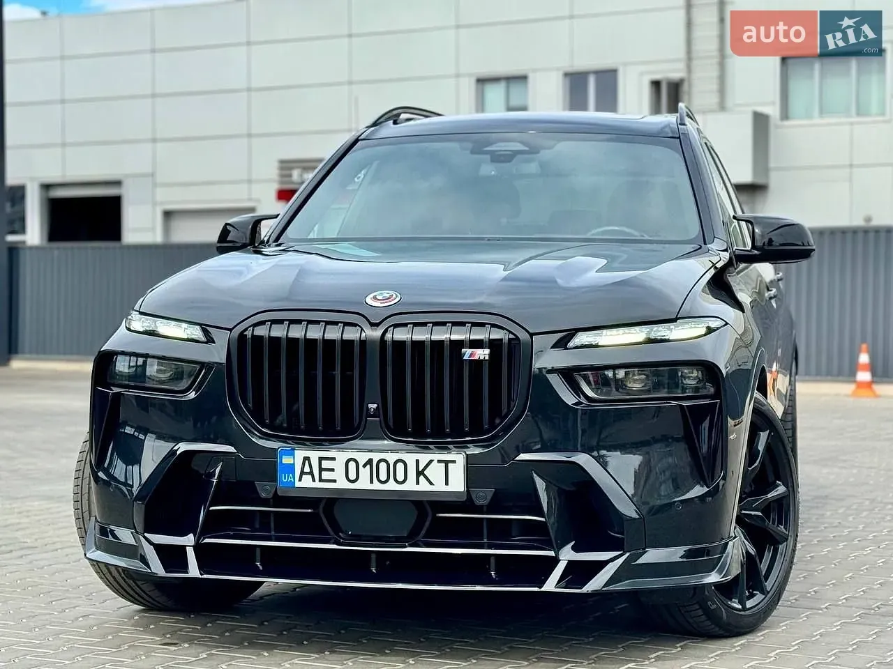 BMW X7 2023 photo 2