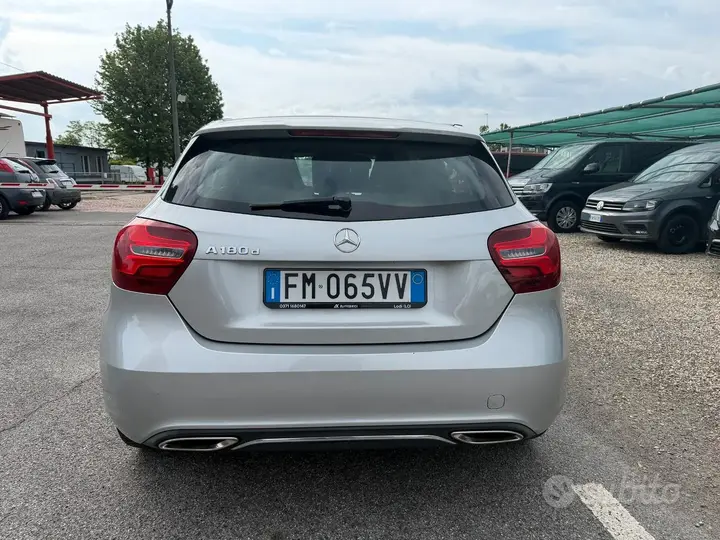 Mercedes-Benz A 180 2017 photo 4