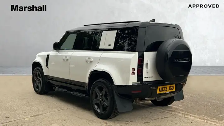 Land Rover Defender 110 2023 photo 2