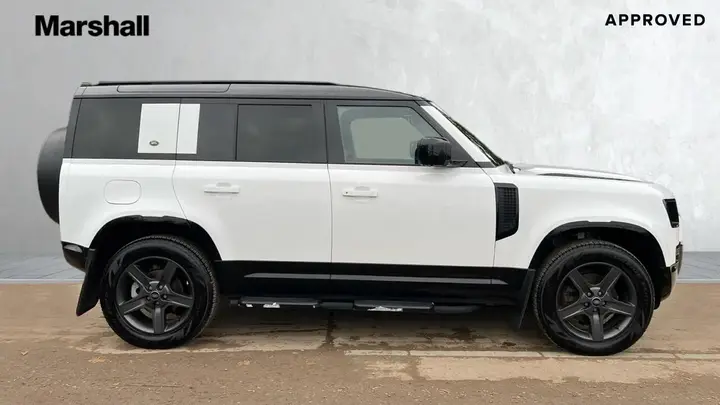 Land Rover Defender 110 2023 photo 5