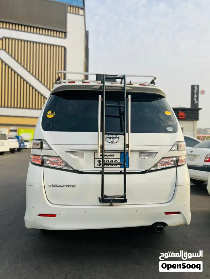 Toyota Hiace 2010 photo 4