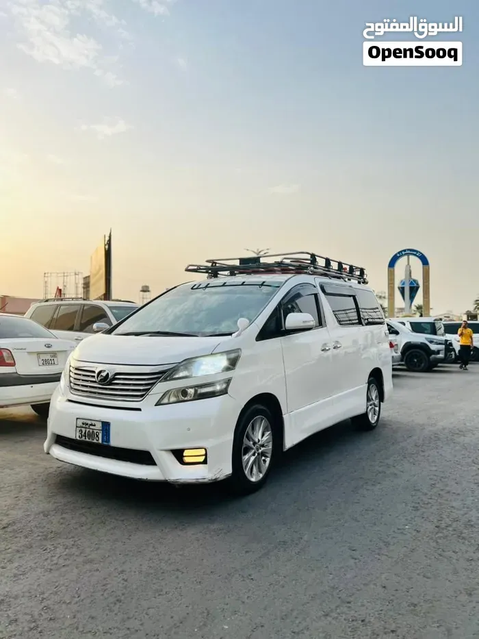 Toyota Hiace 2010 photo 3