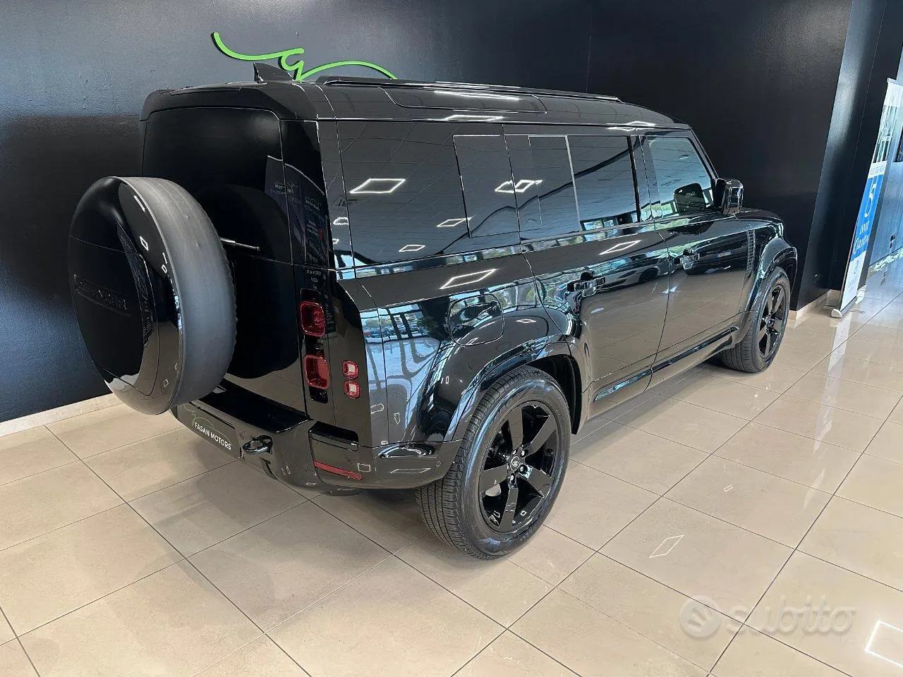 Land Rover Defender 2025 photo 4