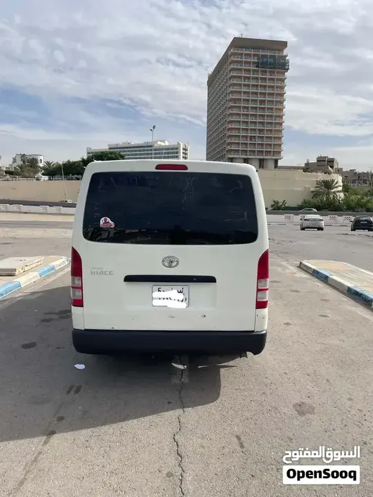 Toyota Hiace 2014 photo 2