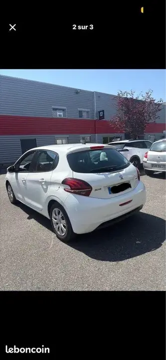 Peugeot 208 2016 photo 2