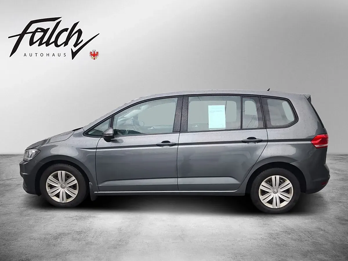 Volkswagen Touran 2017 photo 2