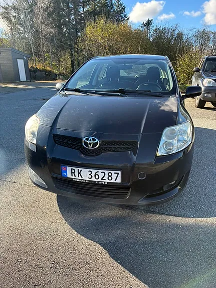 Toyota Auris 2009 photo 2