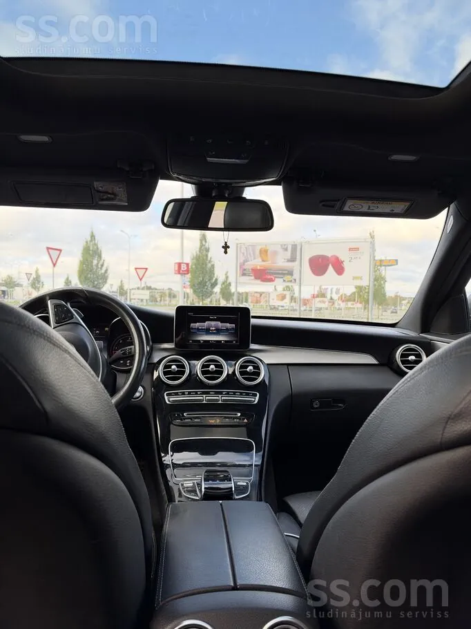 Mercedes-Benz C220 2016 photo 3