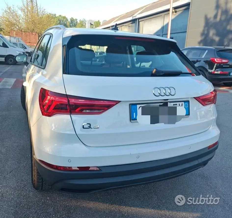 Audi Q3 2022 photo 2