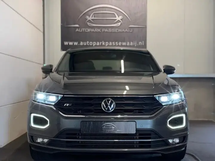 Volkswagen T-Roc 2020 photo 2