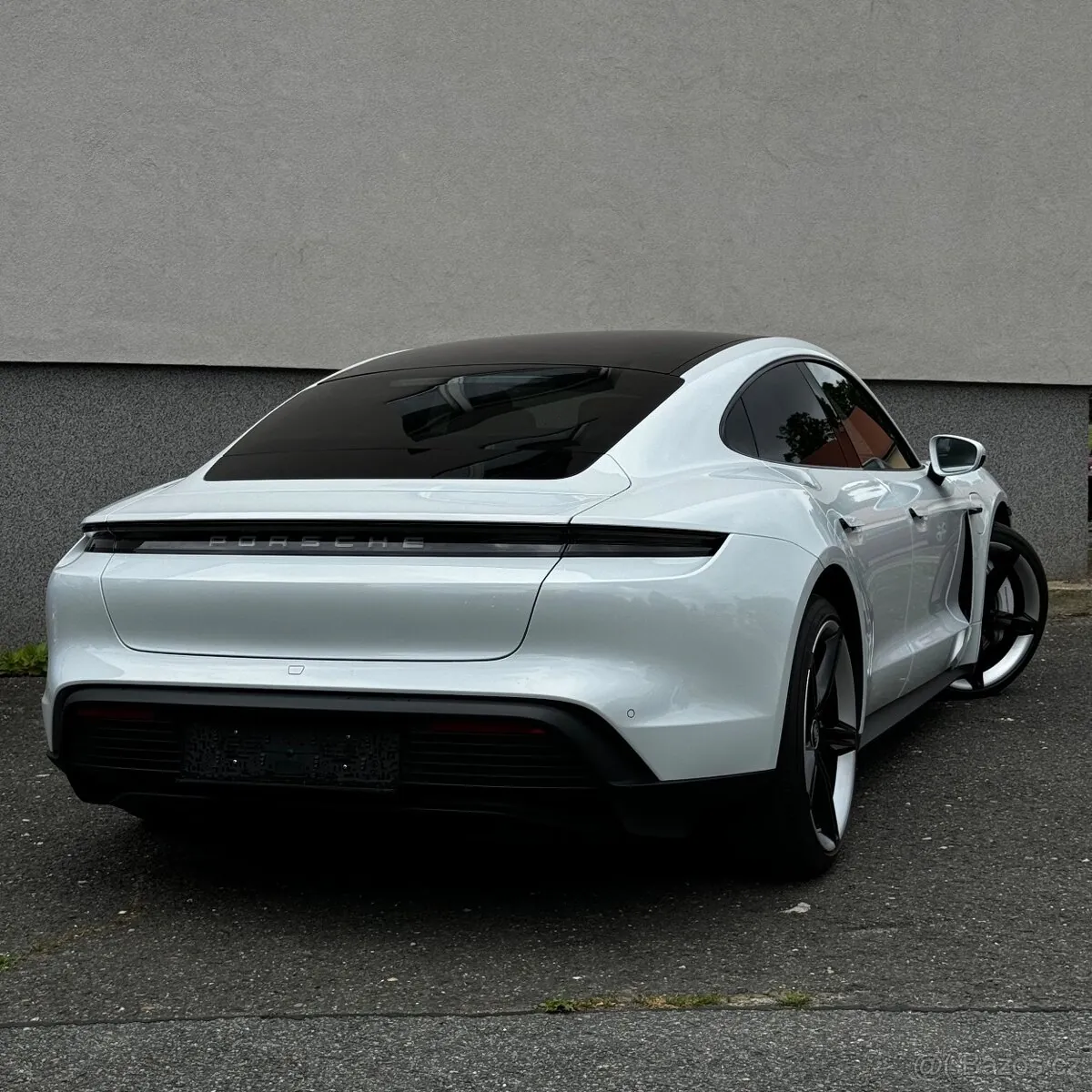 Porsche Taycan 2021 photo 2