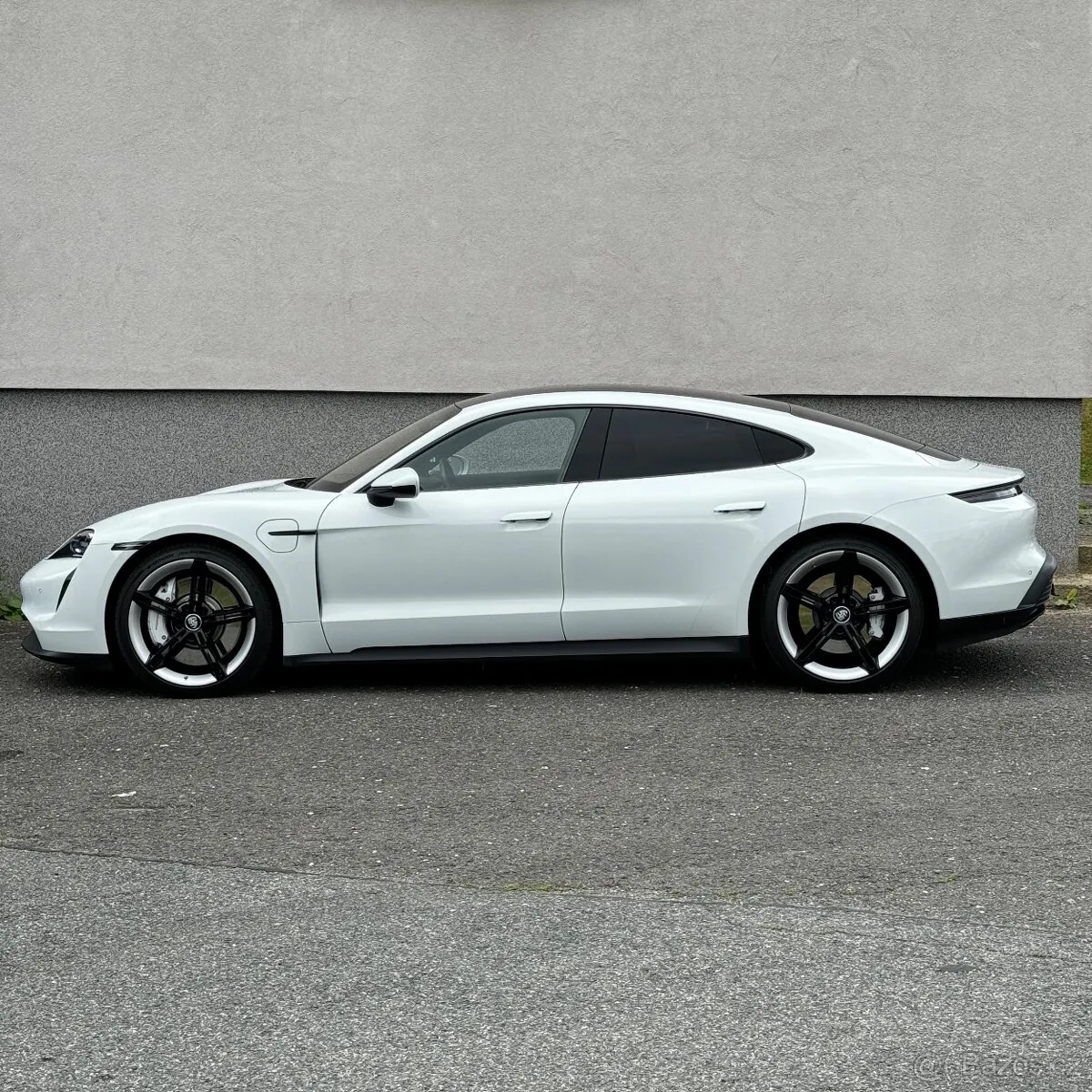 Porsche Taycan 2021 photo 3