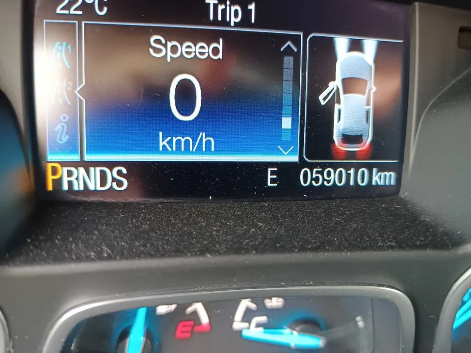 Ford Escape 2016 photo 2