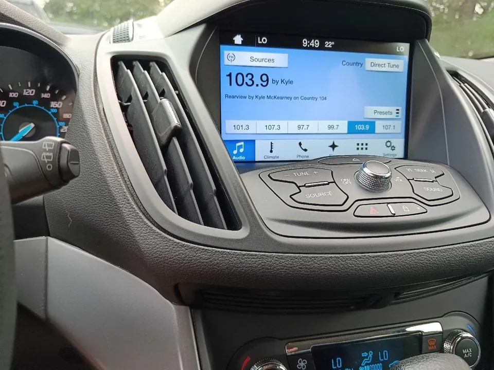 Ford Escape 2016 photo 3