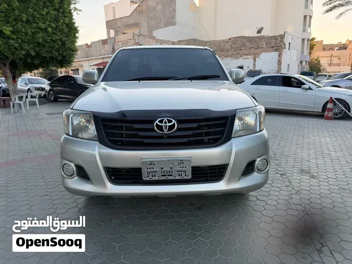 Toyota Hilux 2012 photo 2