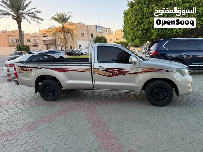 Toyota Hilux 2012 photo 4