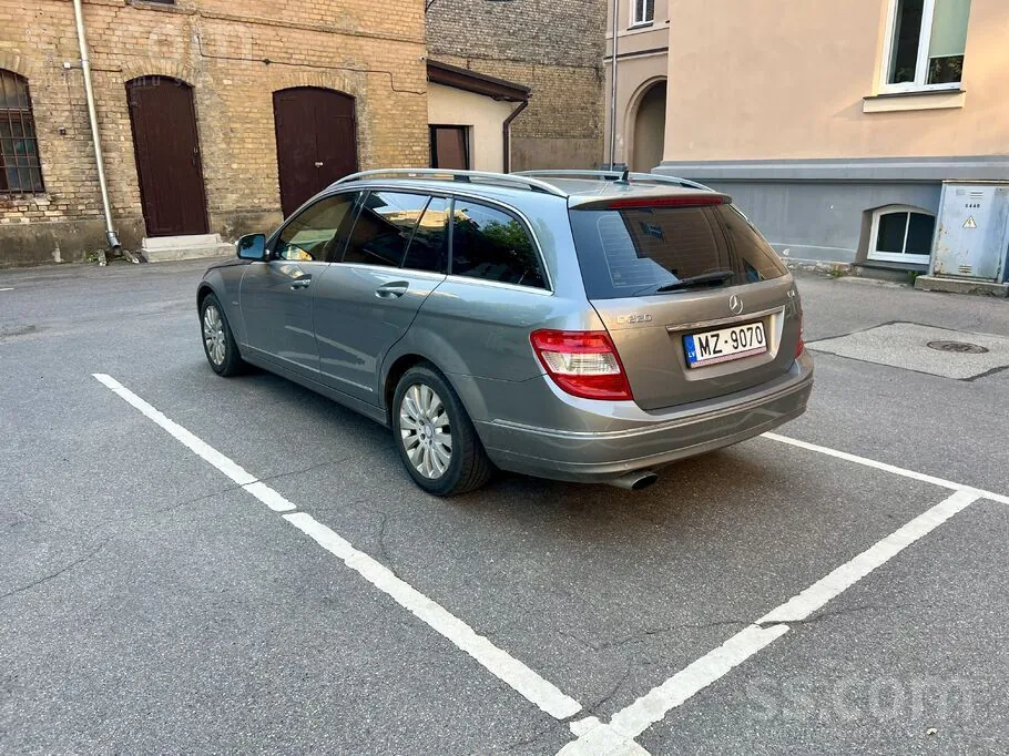 Mercedes-Benz C220 2008 photo 4