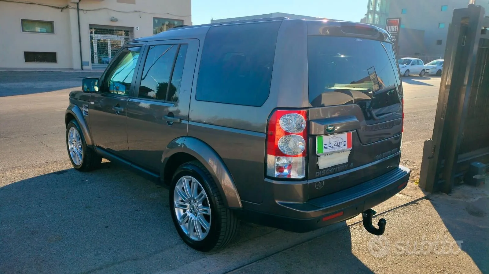 Land Rover Discovery 4 2010 photo 4
