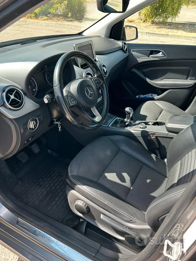 Mercedes-Benz B-Class 2015 photo 4