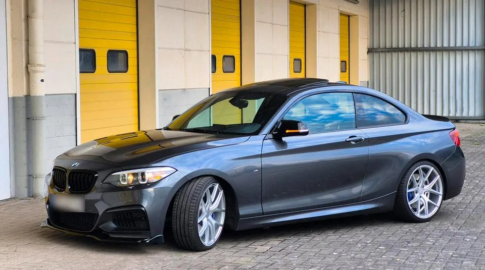 BMW M240I