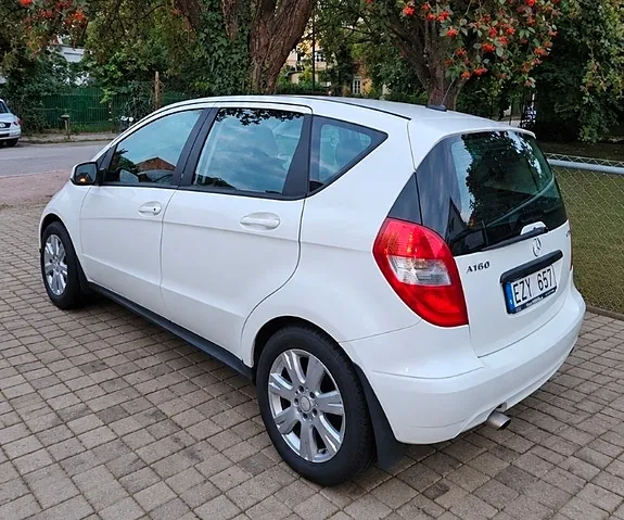 Mercedes-Benz A160 2010 photo 2