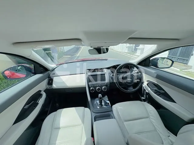 Jaguar E-Pace 2020 photo 2