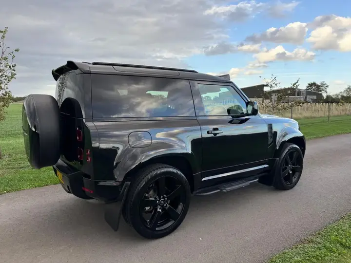Land Rover Defender 90 2021 photo 4