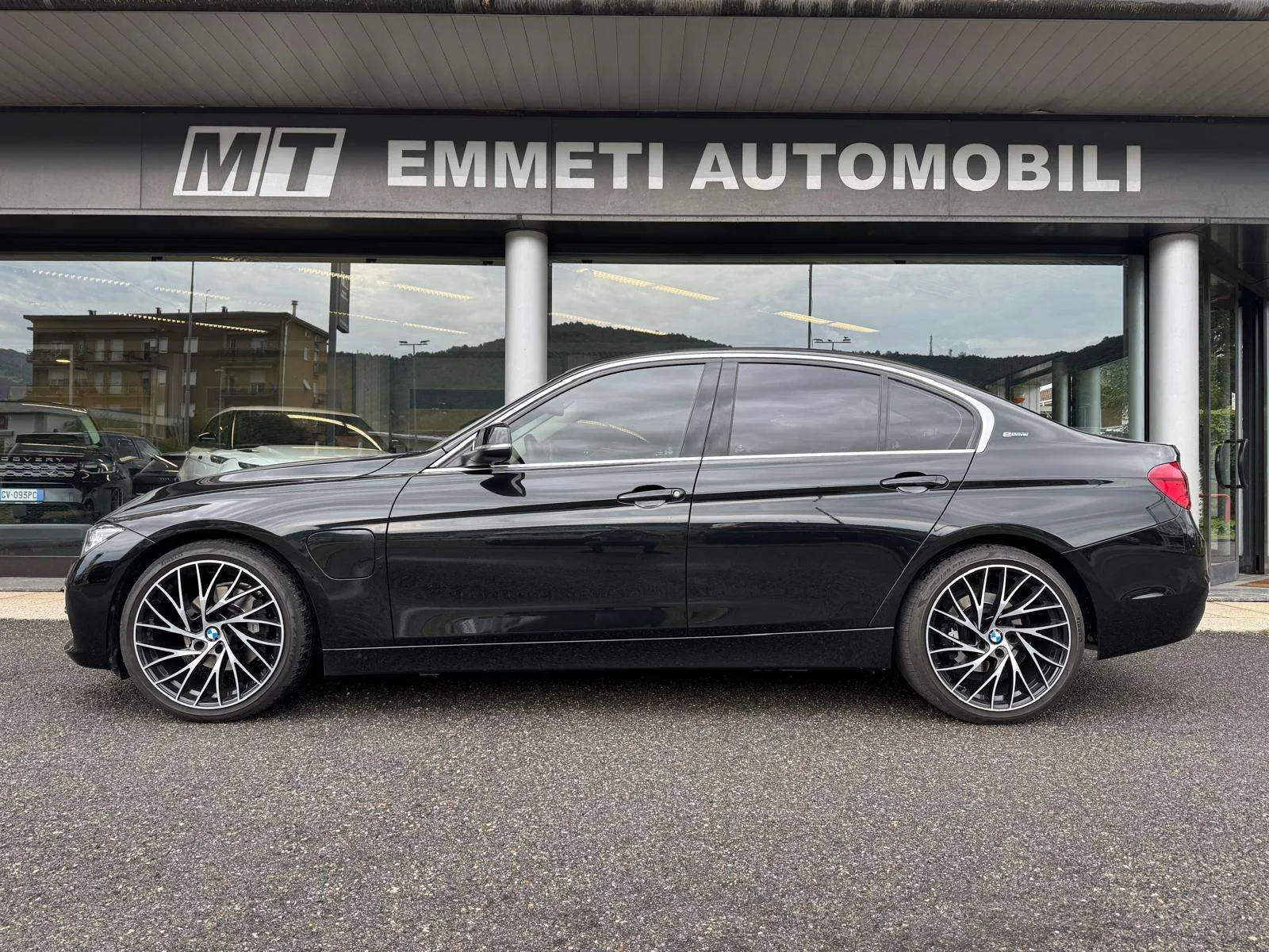 BMW 330 Berlina 2016 photo 4