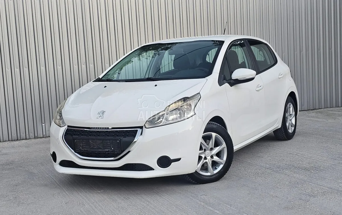 Peugeot 208 2013 photo 2