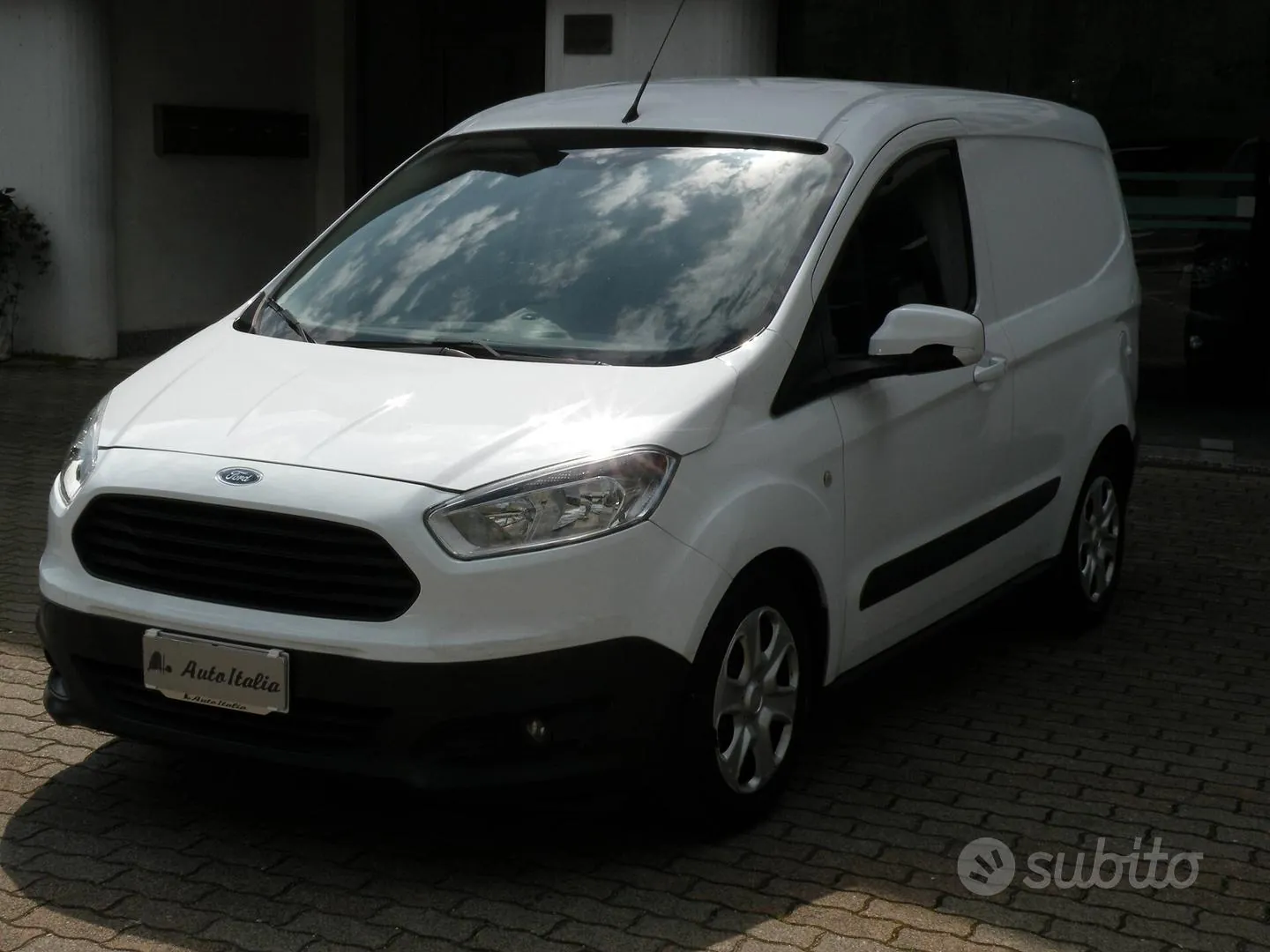 Ford Courier 2018 photo 2