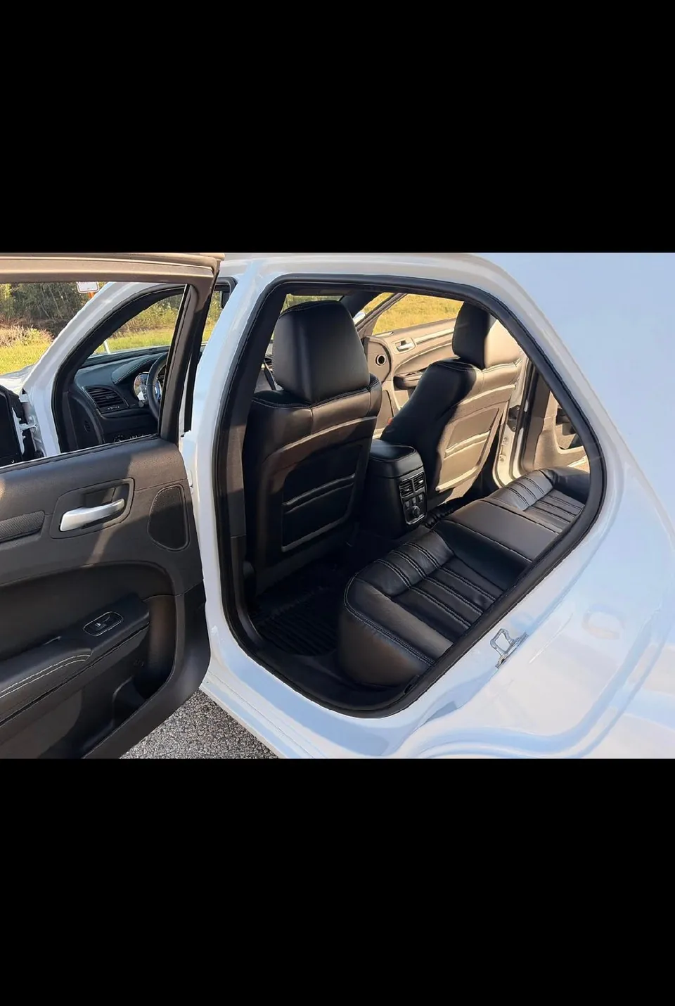 Chrysler 300 2012 photo 5