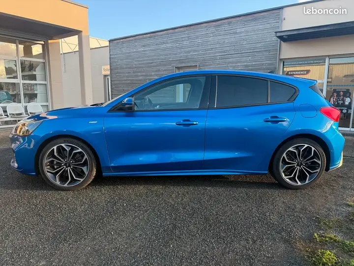 Ford Focus 2020 photo 2