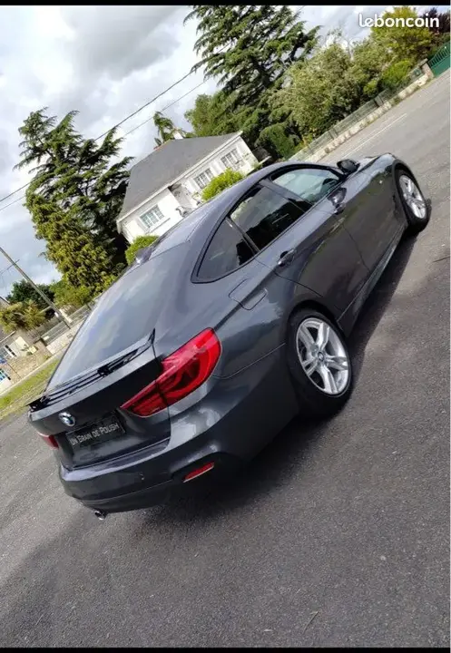 BMW 318D 2018 photo 2