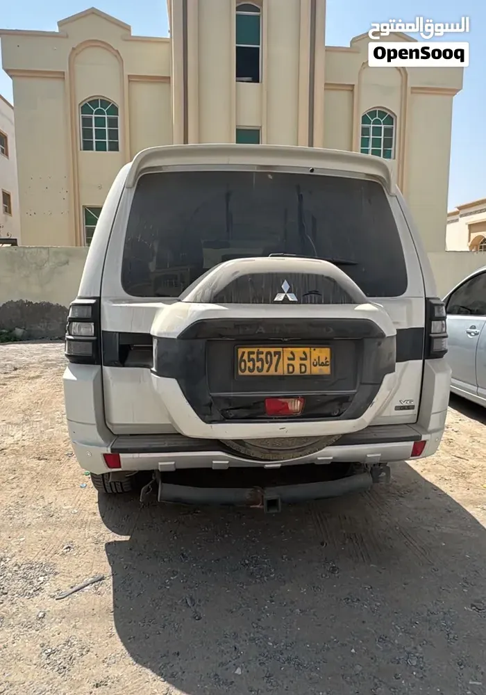 Mitsubishi Pajero 2015 photo 2
