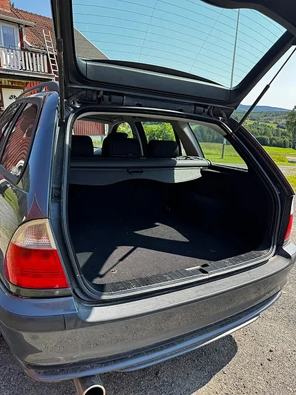 BMW 318I