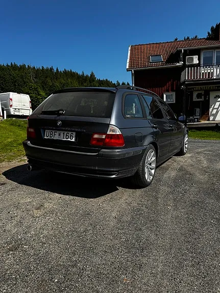 BMW 318I 2003 photo 3