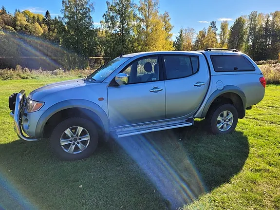 Mitsubishi L200 2007 photo 2