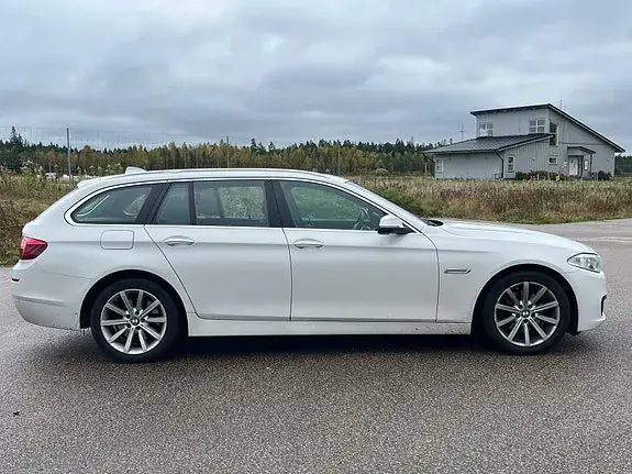BMW 520D 2015 photo 2