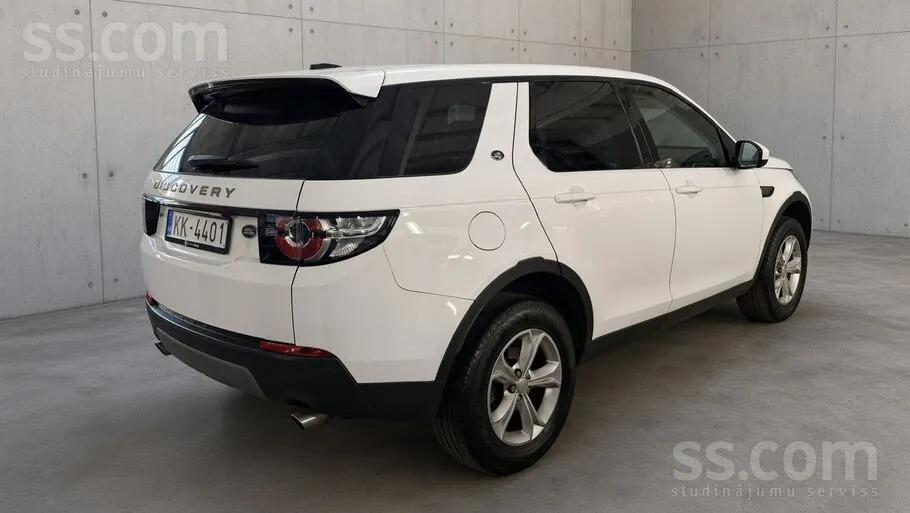 Land Rover Discovery Sport 2016 photo 2