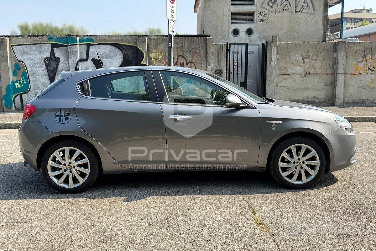 Alfa Romeo Giulietta 2016 photo 4