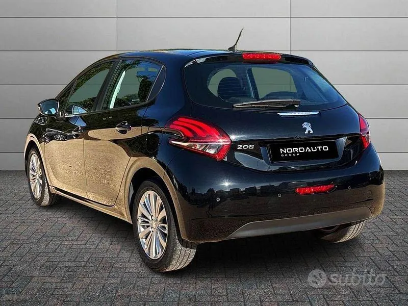 Peugeot 208 2019 photo 2