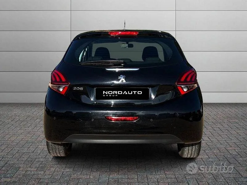 Peugeot 208 2019 photo 3