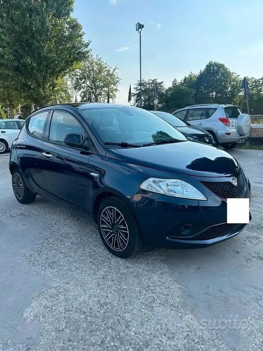 Lancia Ypsilon