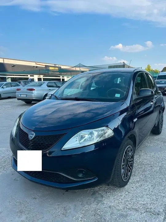 Lancia Ypsilon 2018 photo 2