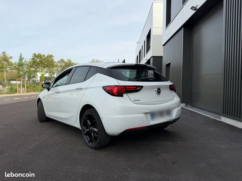 Opel Astra 2019 photo 2
