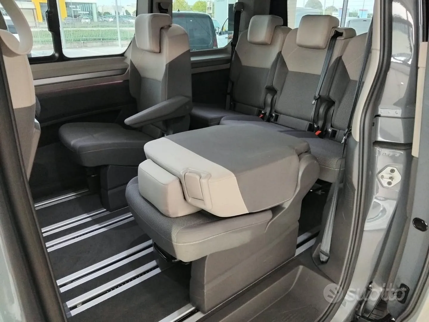 Volkswagen Multivan 2024 photo 5