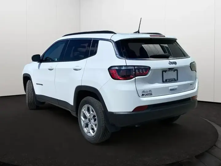 Jeep Compass 2026 photo 4