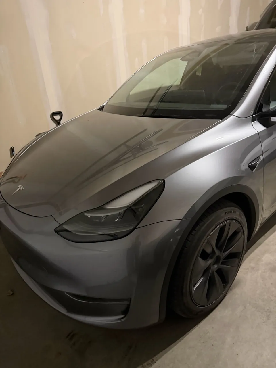Tesla Model Y 2023 photo 2